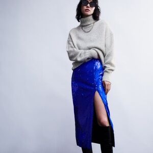 NWT - HIGH NECK KNIT SWEATER - M